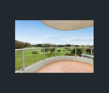 Modern Apartment in Gated Community with Stunning Views - Photo 5