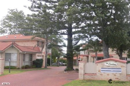 One Furnished Room Available with Shared Facilities. Close to Everything, Outgoings Included in the - Photo 3