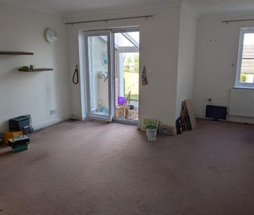 3 bedroom semi-detached house to rent - Photo 5