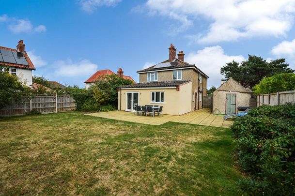 4 bedroom detached house to rent - Photo 1