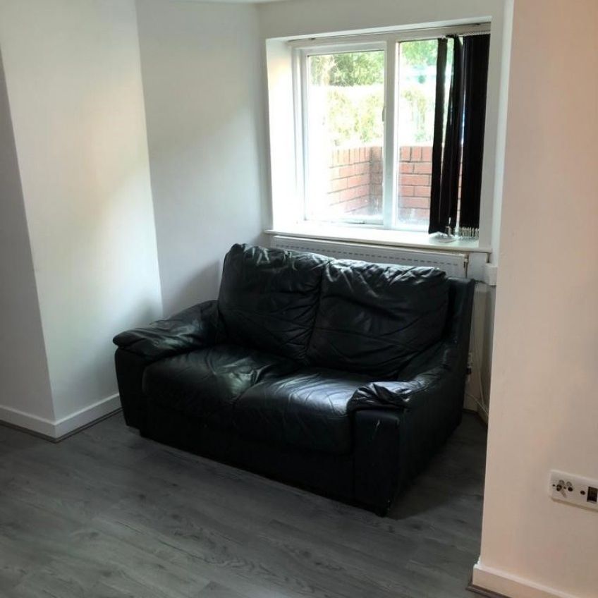 Wynnstay Grove Manchester - Photo 1