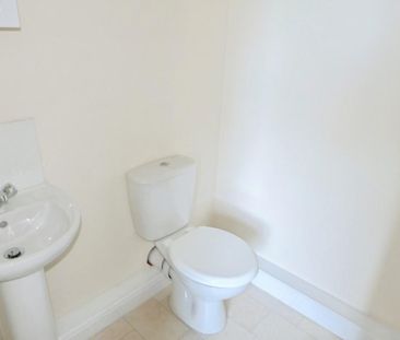 1 bedroom in a house share to rent - Photo 6