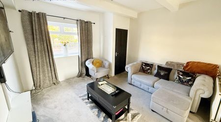 Newhey Road, Newhey, Rochdale OL16 4JY - Photo 3