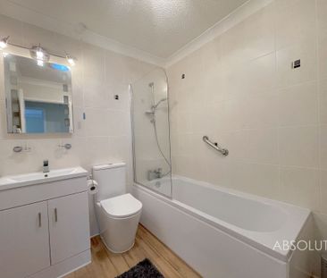 1 bed flat to rent in Lower Erith Road, Southfield Lower Erith Road... - Photo 5
