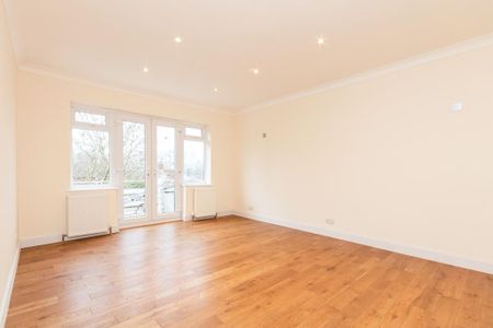 2 bedroom flat to rent - Photo 2