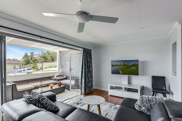 Beautifully appointed townhouse in the heart of Terrigal - Photo 1
