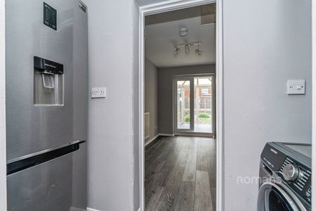 4 bedroom house to rent - Photo 3