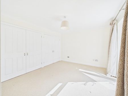 Bella Vista, Woodmancote, Cheltenham, GL52 - Photo 5