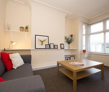 4 bedroom terraced house to rent - Photo 1
