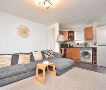 The Ridings, CM23, Bishop`S Stortford - Photo 1