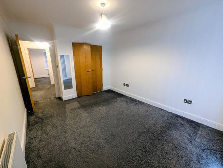 4 bedroom terraced house to rent - Photo 5