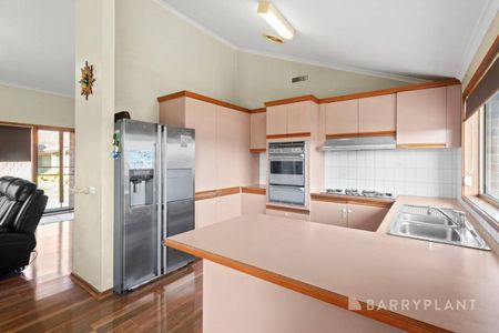 Stylish & Convenient 3-Bedroom Gem in Central Pakenham - Photo 4