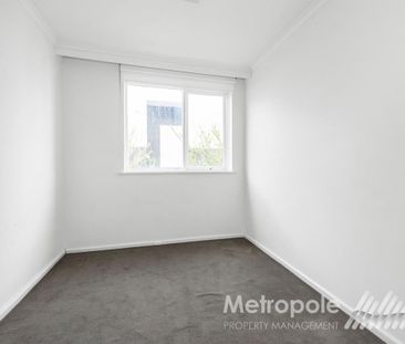 3/75 Spenser Street, ST KILDA, VIC - Photo 2