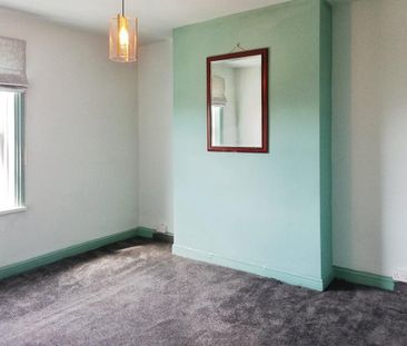 3 bedroom end of terrace house to rent - Photo 5