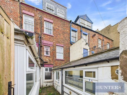 6 bedroom terraced house to rent - Photo 1