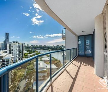 An Entertainerâs Paradise with Superb City & South Bank Views! - Photo 2