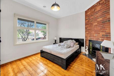 Spacious Family Home in a Prime Location - Photo 4