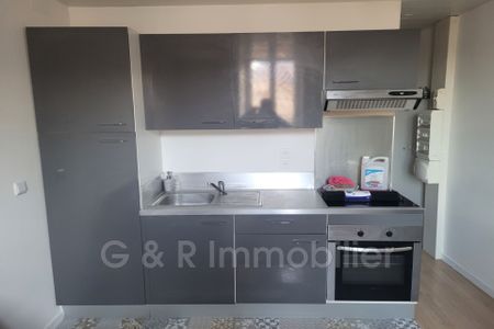 Location Appartement 1 pièce 18m² CUGES LES PINS 13780 - Photo 4