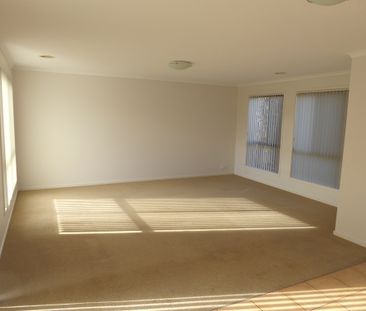 285 Anthony Rolfe Avenue, Gungahlin ACT 2912 - House For Rent | Domain - Photo 2