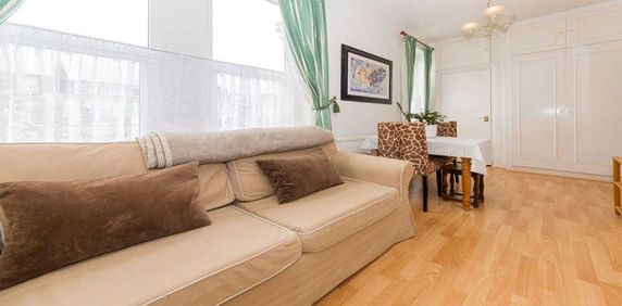 Studio to rent - Photo 2