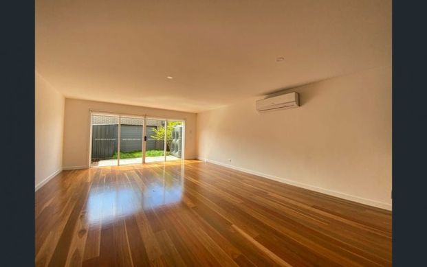 Stylish Northcote Living! - Photo 1