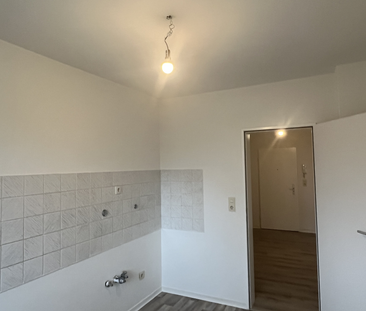 !!Schnell sein!! *Frisch renoviert* Helle 2-Zimmerwohnung mit BALKO... - Photo 2