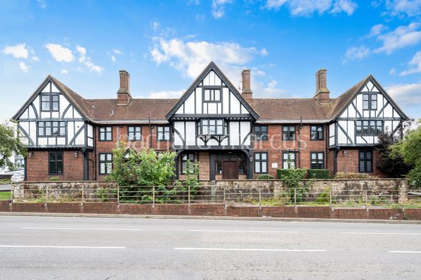 Reigate Road, Epsom - Photo 1