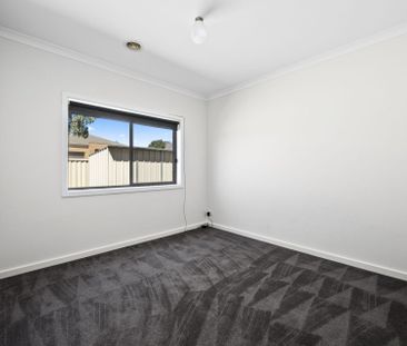 43 Ascot Gardens Drive, Delacombe Vic 3356 - Photo 1