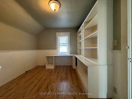 Property For Lease | X9041711 - Photo 2