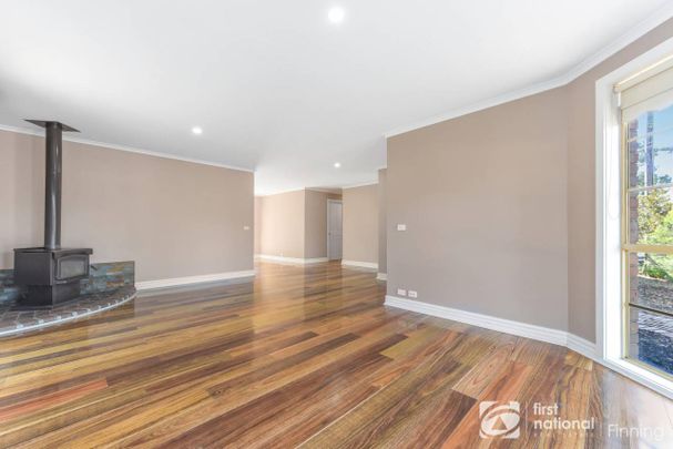 Charming Family Home in the Heart of Cranbourne - Photo 1