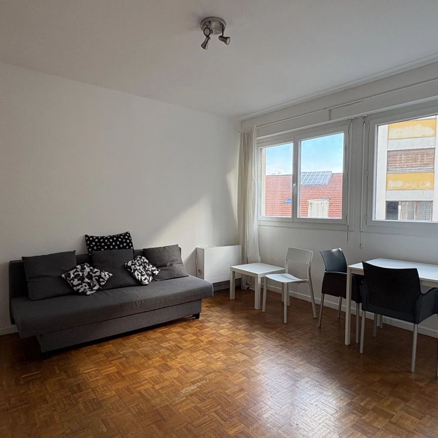 Location Appartement 1 pièce 30m² MARSEILLE 8ème - Photo 1