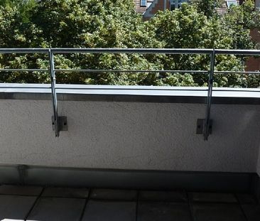 EINBAUKÜCHE, DACHGESCHOSS, AUFZUG, TIEFGARAGE, KAßBERG, ... - Photo 1