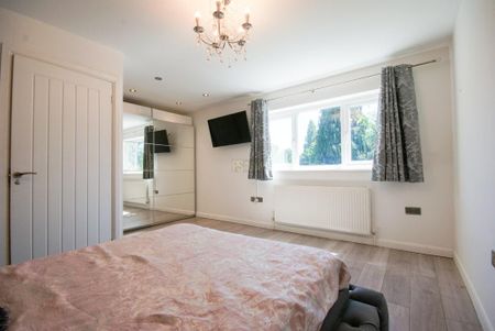 2 bedroom end of terrace house to rent - Photo 2