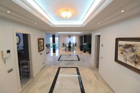 Ground Floor Apartment for rent in Marbella - Puerto Banus - Photo 4