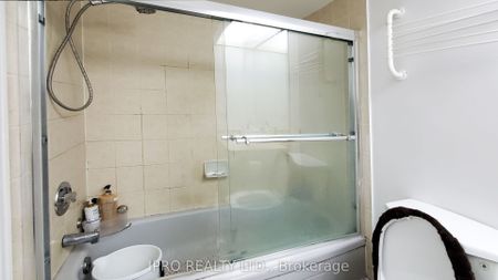 For Lease - 5060 Moulin Rouge Crescent Unit# Main, Mississauga, Ontario - Photo 3