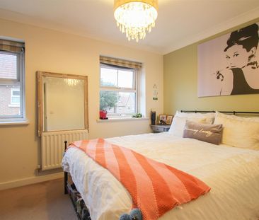 Crawley Hobbs Close, Saffron Walden - Photo 3