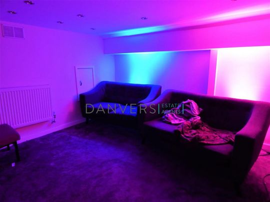 4 bedroom terraced house to rent - Photo 1
