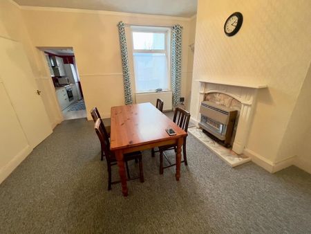 2 bedroom private hall to rent - Photo 2