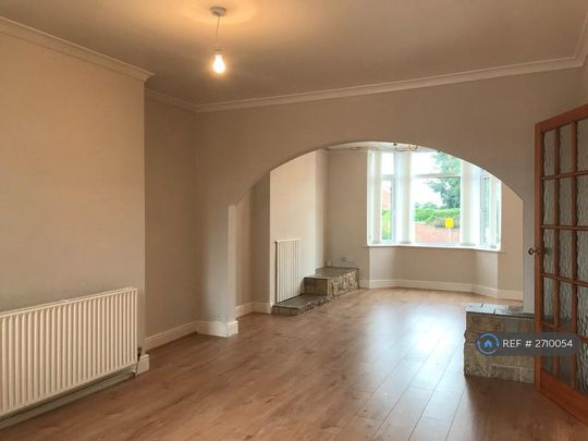 3 bedroom end of terrace house to rent - Photo 1