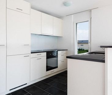 Moderne 3.5-Zimmer-Wohnung mit Balkon und Waschturm - Photo 3