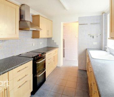 3 bedroom end of terrace house to rent - Photo 6