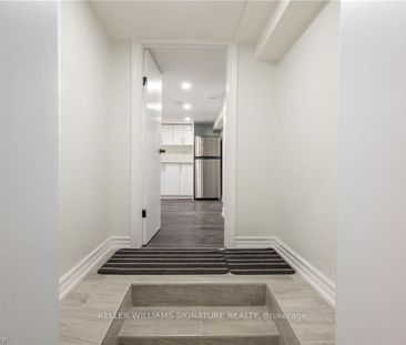 Detached Home For Lease | X8141756 - Photo 2