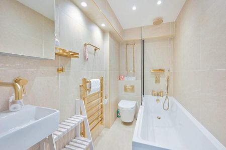 3 bedroom flat to rent - Photo 3