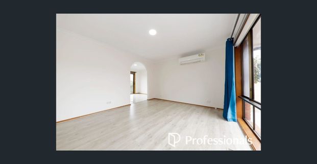 “Your Low Maintenance Home in Mount Waverly” - Photo 1