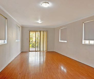 Charming, Comfortable And Convenient Two-Bedroom Unit Close to Kogarah - Photo 5