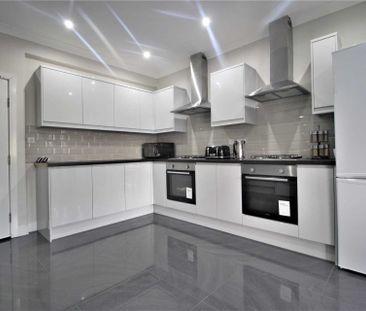 Price £950 pcm - Available Now - Furnished - Photo 5