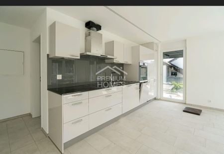 Modern garden apartment to fall in love with! - Photo 2