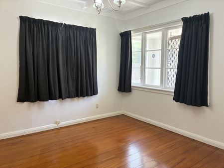 Lovely brick and tile - Photo 2