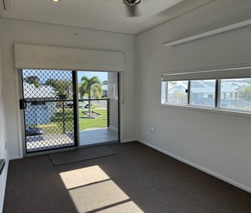 LARGE LOW MAINTENANCE TOWNHOUSE - IN POPULAR NORTHSHORE - Photo 5