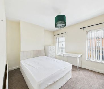 16 Colvil Street - Photo 6